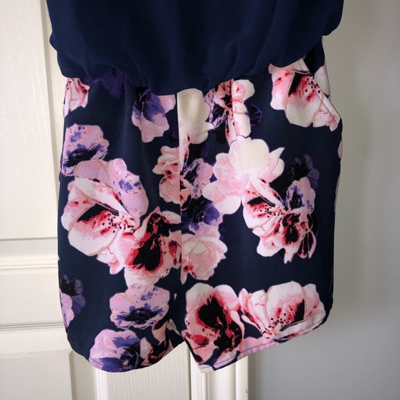 Guess romper shorts - Picture 2 of 9